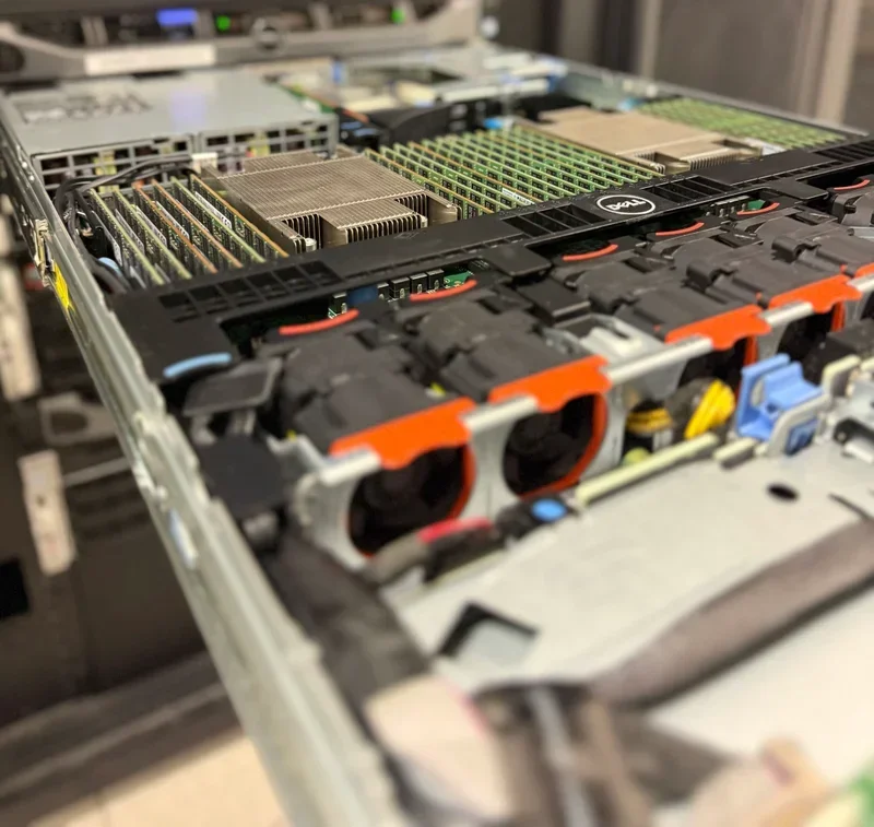 Winheberg server Xeon Gold 6154 2025